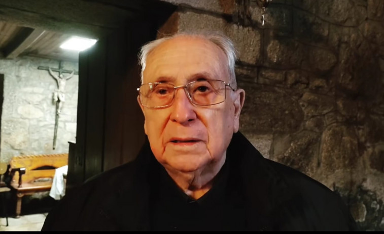 Manuel Castroagudín se retira del sacerdocio en Tremoedo tras 47 años en la parroquia