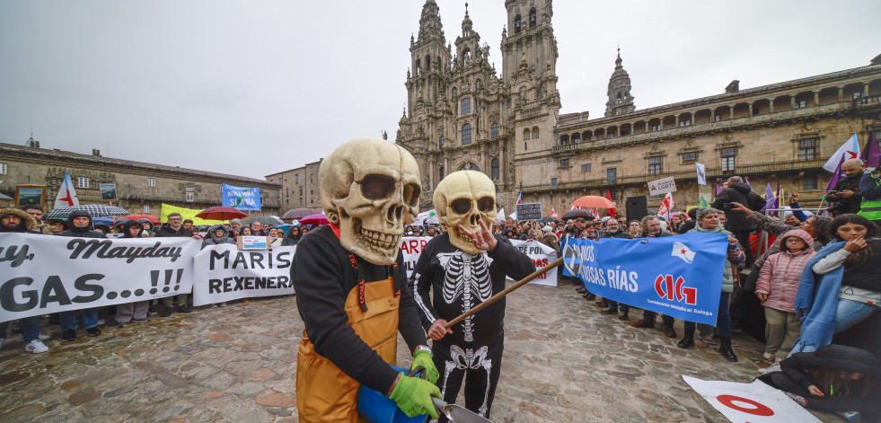 Manifestación contra la contaminación del mar en Compostela