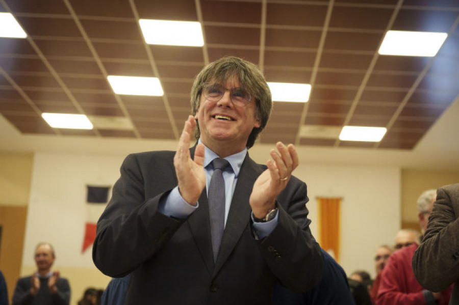 Puigdemont cierra un acuerdo con 7 formaciones para el 12M y reivindica el espíritu de suma