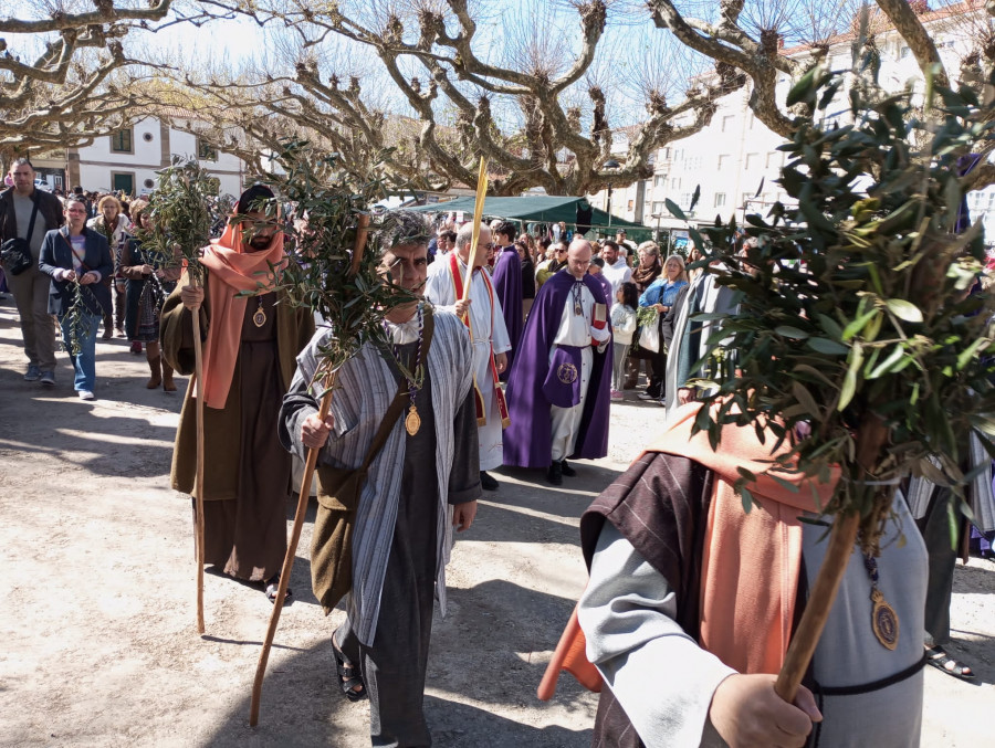 Rianxo, A Pobra y Boiro celebran con gran fervor la festividad del Domingo de Ramos