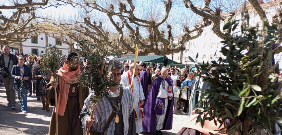 Rianxo, A Pobra y Boiro celebran con gran fervor la festividad del Domingo de Ramos
