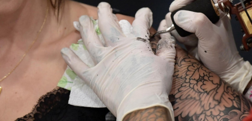 Un tatuador se enfrente a cinco años de cárcel por agresión sexual a una clienta