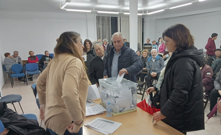 La comunidad de montes vecinales de Olveira hará balance y convocará elecciones tras el cese de su junta rectora