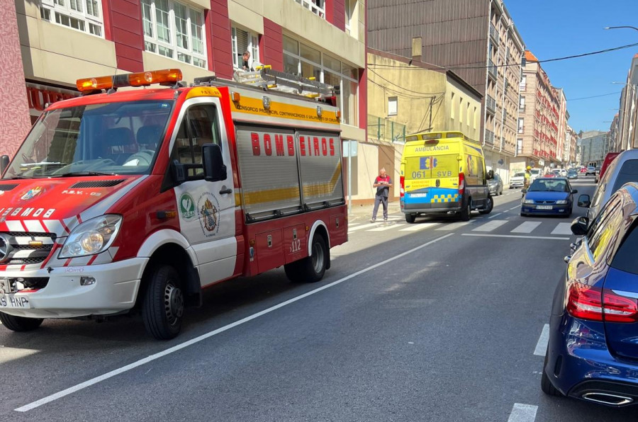 Herida una persona tras ser atropellada por una moto en la Avenida de Barraña, en Boiro