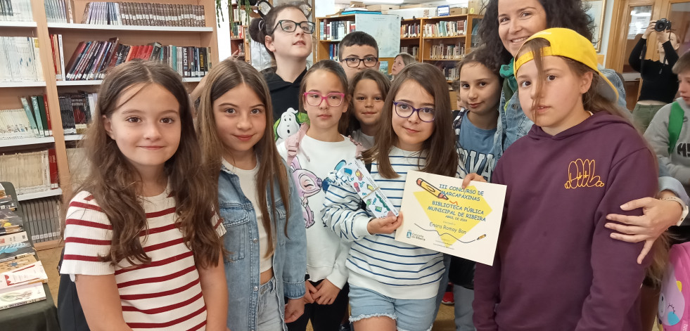 Enara Romay Bon, del colegio de Olveira, gana el III Concurso de Marcapáxinas de la biblioteca municipal de Ribeira