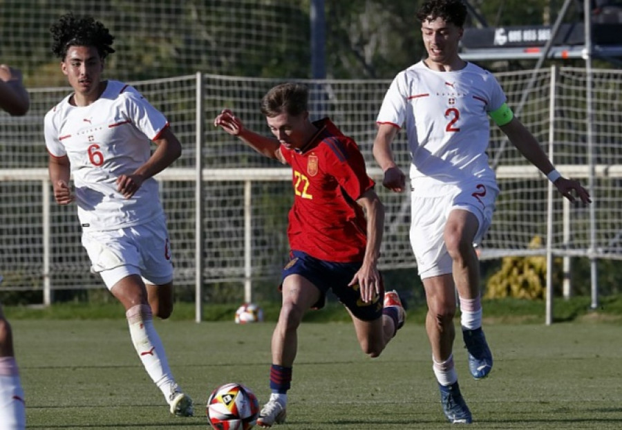 Óscar Marcos jugó los últimos minutos en el empate de España Sub 18 con Suiza
