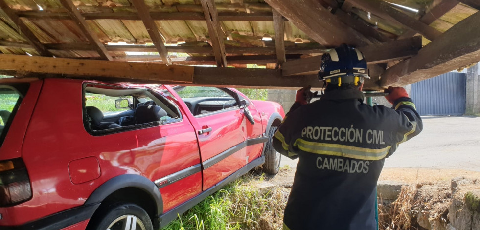 Cambados evalúa los daños del lavadero de A Pedreira y reclamarán la reparación al seguro del coche