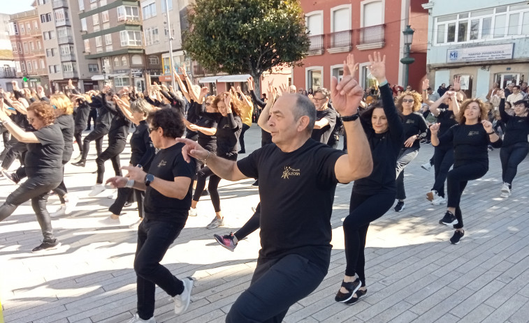 Taller Alecrín y Cen Pliés celebraron el Día Internacional de la Danza con sendas exhibiciones en Ribeira y Boiro