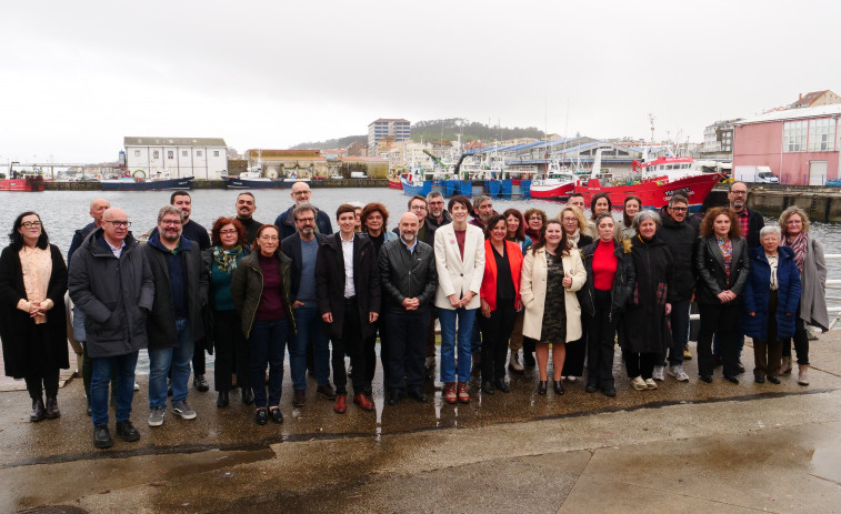 Pontón destaca desde Ribeira la importancia de tener “un escano galego” en Europa para defender al sector del mar