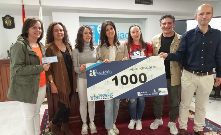 Ya se conoce la identidad de la ganadora del cheque de 1.000 euros de la campaña del Día de la Madre en Ribeira